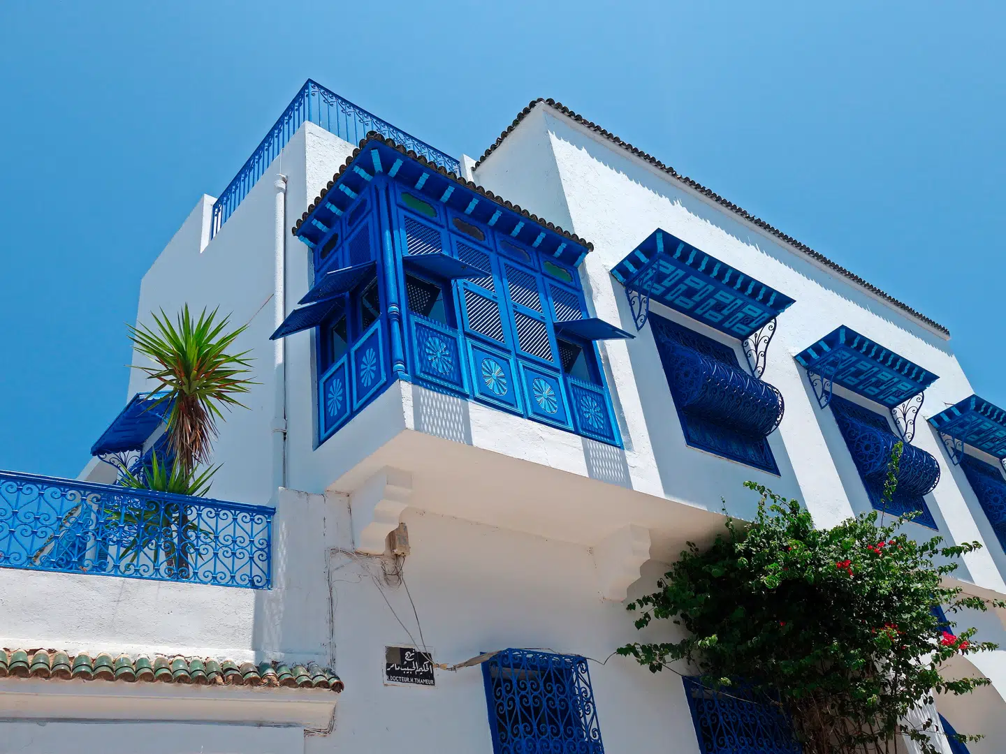 De blå-hvide farver giver Tunesien et middelhavslook, som vi kender det fra Grækenland og Tyrkiet.