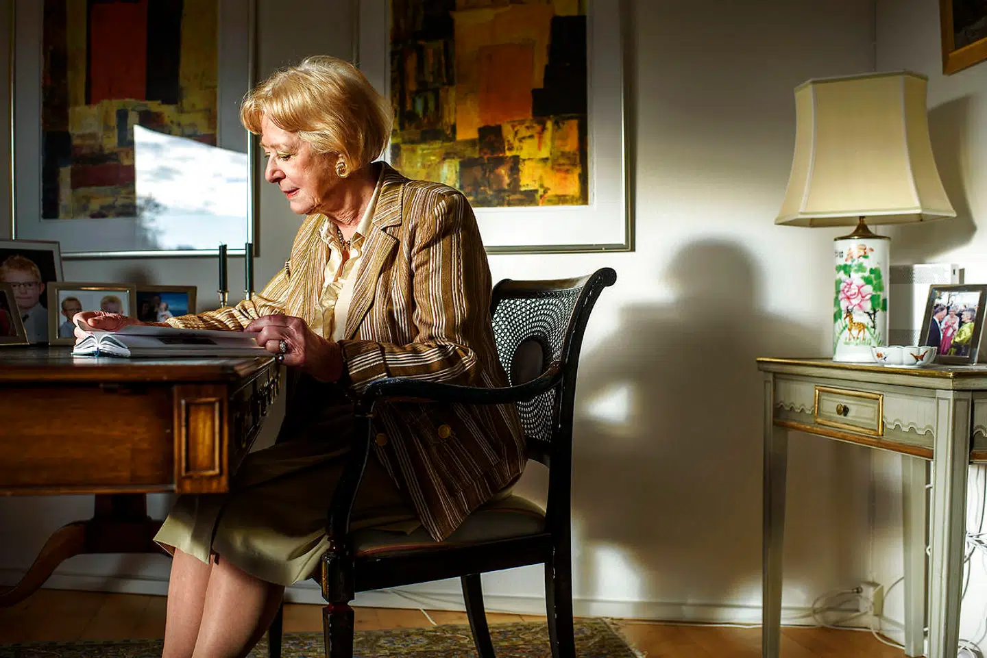 Inge Correll er med i Berlingskes nye podcast »Emma Gad For Evigt«, hvor hverdagsdilemmaer tages op ig behandles ud fra Emma Gads takt og tone-råd.