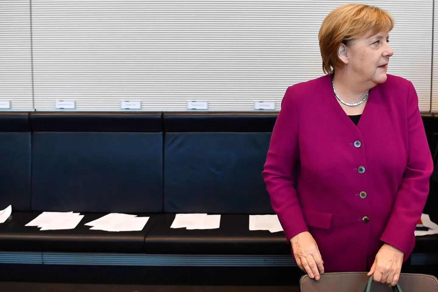 Hvornår ryger kansler Angela Merkel på bænken? Det har tyskerne diskuteret længere tid, end hun har været kansler. Men nu snerper diskussionen til.