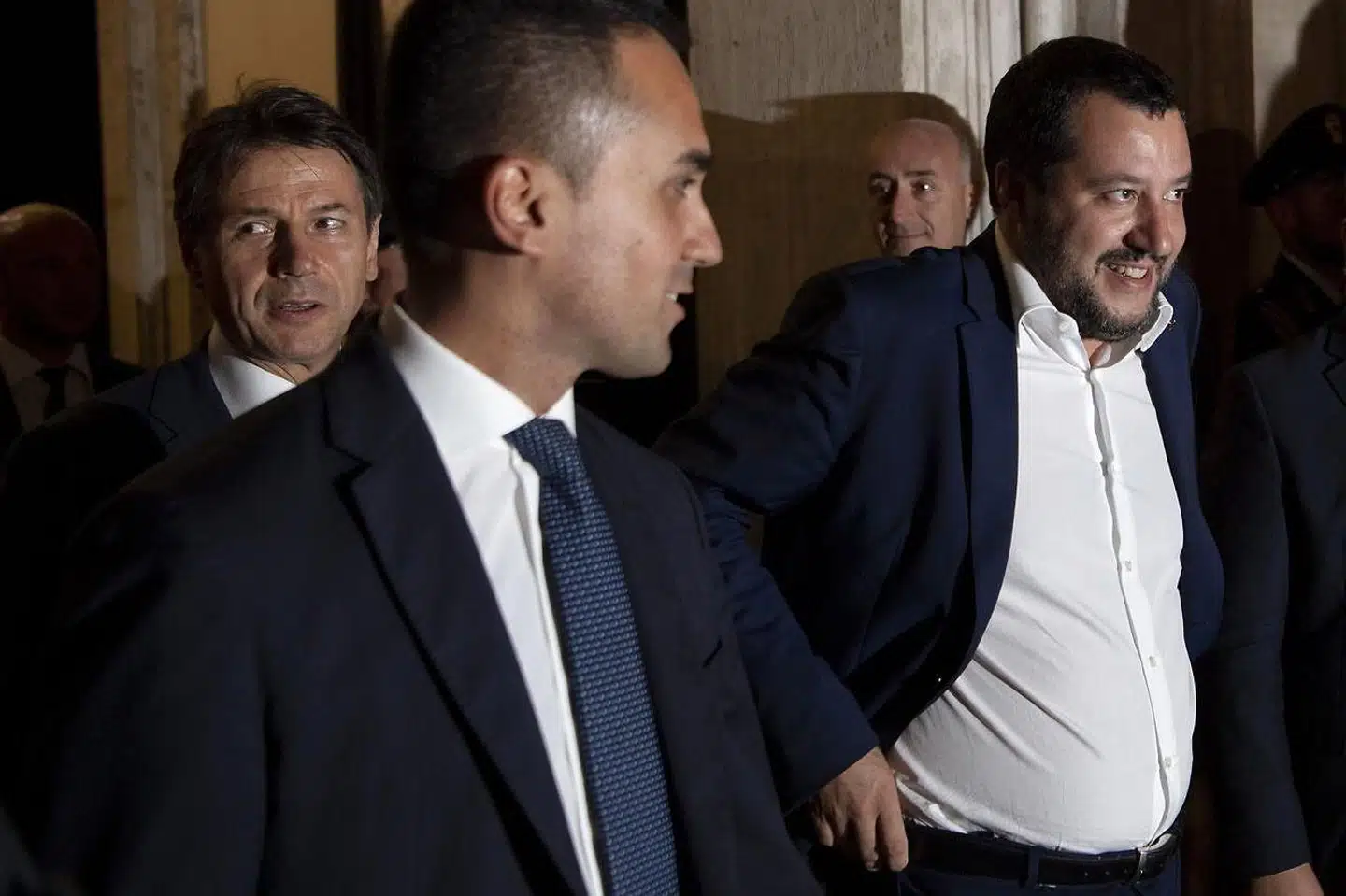 Partilederne bag Italiens protestregering, Luigi Di Maio og Matteo Salvini, slår efter et møde om næste års finanslov endnu en gang fast, at de ikke vil bøje sig for pres fra EU og finansmarkederne.