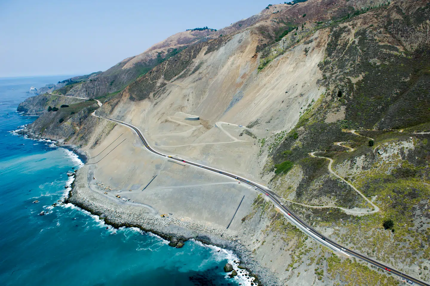 Der venter mange og forskelligartede oplevelser på turen mellem Los Angeles og San Francisco. For de fleste er det naturskønne Big Sur et af højdepunkterne. Foto: Visit California