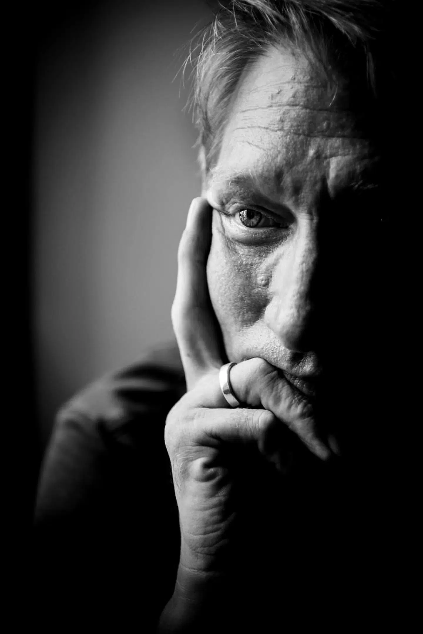 »Hvis vi kun tror, at vi skal tage verden i besiddelse, gør vi os selv endnu mere sårbare. Der må også en defensiv, tilbageholdende position til,« siger filosof og forfatter Peter Johannes Schjødt.