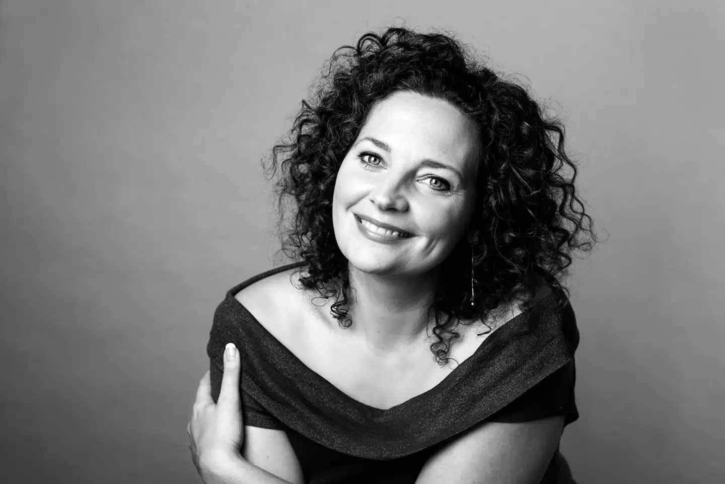 Anne-Cathrine Riebnitzskys fjerde roman er en sjælden smykkesten, man skal skynde sig at forkæle sin bevidsthed med.