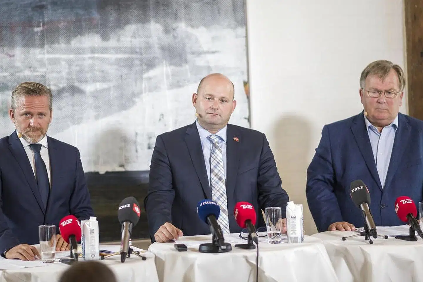 Justitsminister Søren Pape Poulsen (K), udenrigsminister Anders Samuelsen (LA) og forsvarsminister Claus Hjort Frederiksen (V) fremlagde 7. september 2018 en handlingsplan mod udenlandsk påvirkning af danske valg.