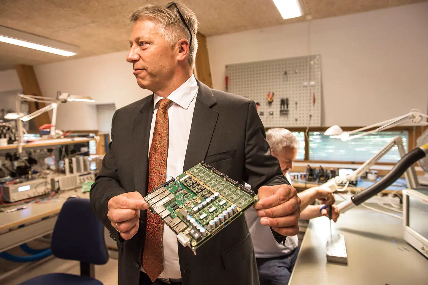 »Det har været et fantastisk år, hvor vi har formået igen at vokse i omsætning uden at gå på kompromis med indtjeningen,« siger Weibels adm. direktør, Peder R. Pedersen, som har haft det øverste ansvar for virksomheden siden 2002.