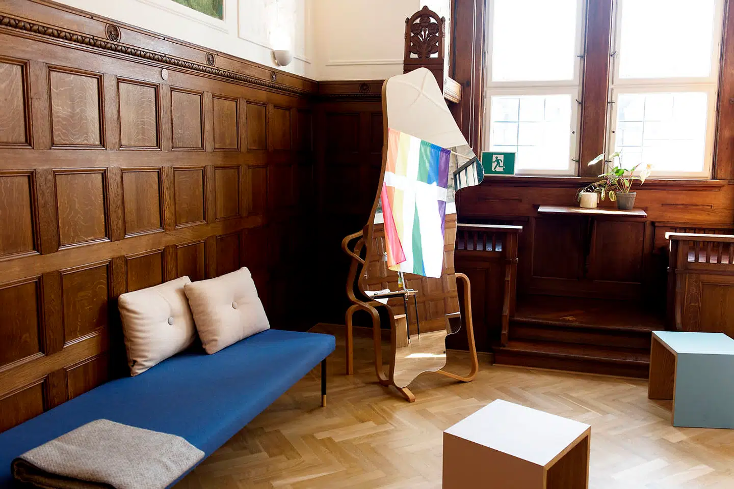 Kulturborgmester Niko Grünfeld fik hjælp til at indrette sit kontor af arkitekten Sonja Stockmarr, som er søster til Alternativets tidligere politiske chef, Leila Stockmarr.