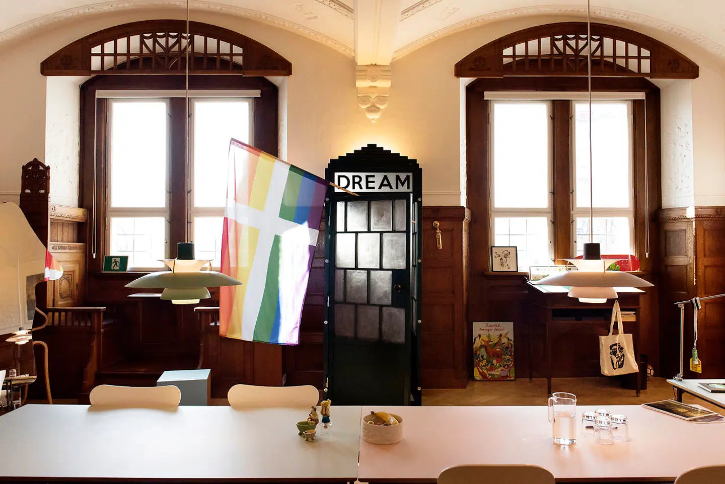 Kulturborgmester Niko Grünfelds kontor på Københavns Rådhus er ikke bare Grünfelds kontor, men også københavnernes. Men det skal kun forstås »billedligt talt«.