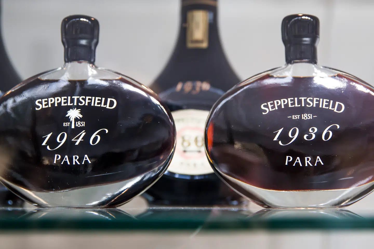 Vingården Seppeltsfield har verdens længste ubrudte kæde af årgangsportvin fra mere end 100 år. En tønde for hvert år.