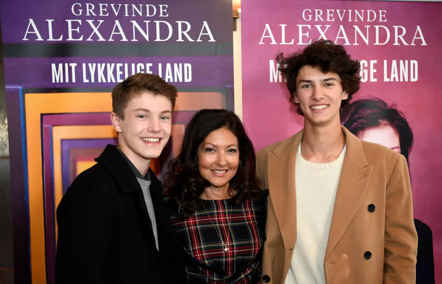 Prins Felix, Grevinde Alexandra og Prins Nikolai ankommer ved rød løber til receptionen for Grevindes Alexandras bog »Mit lykkelige land« på Designmuseum Danmark i København, mandag den 1. oktober 2018.