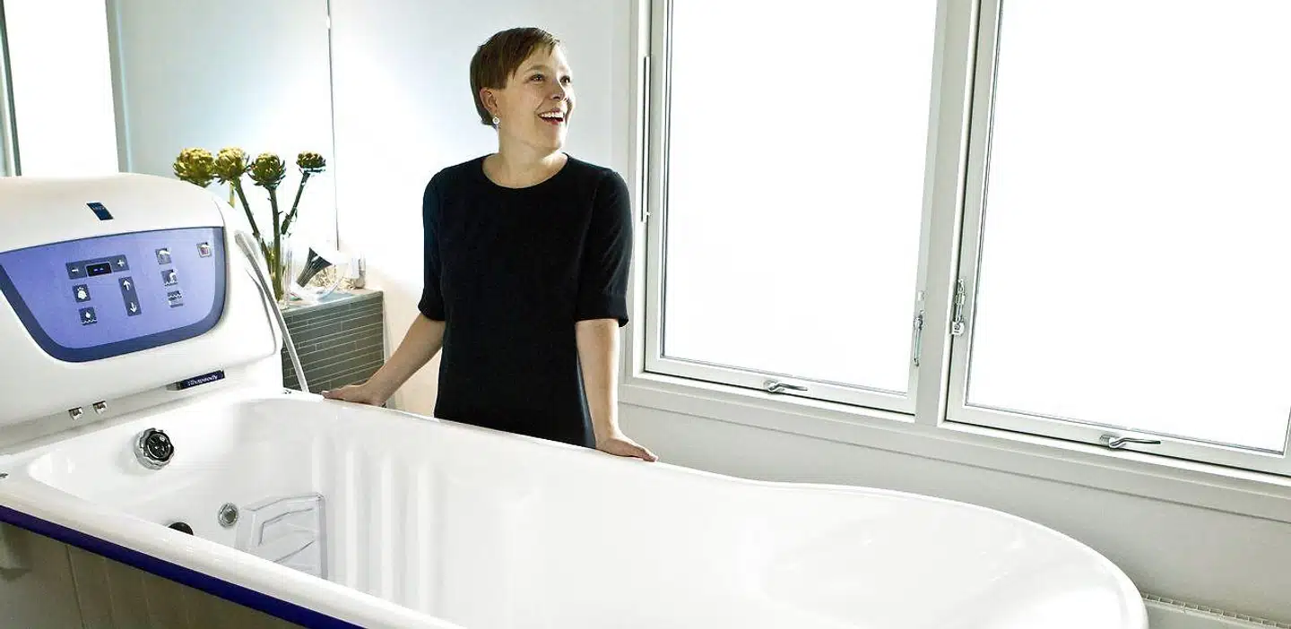 Tidligere sundhedsminister Astrid Krag (S) er røget ud i en indædt strid med Venstre om om personale- og patientudviklingen på sygehusene.