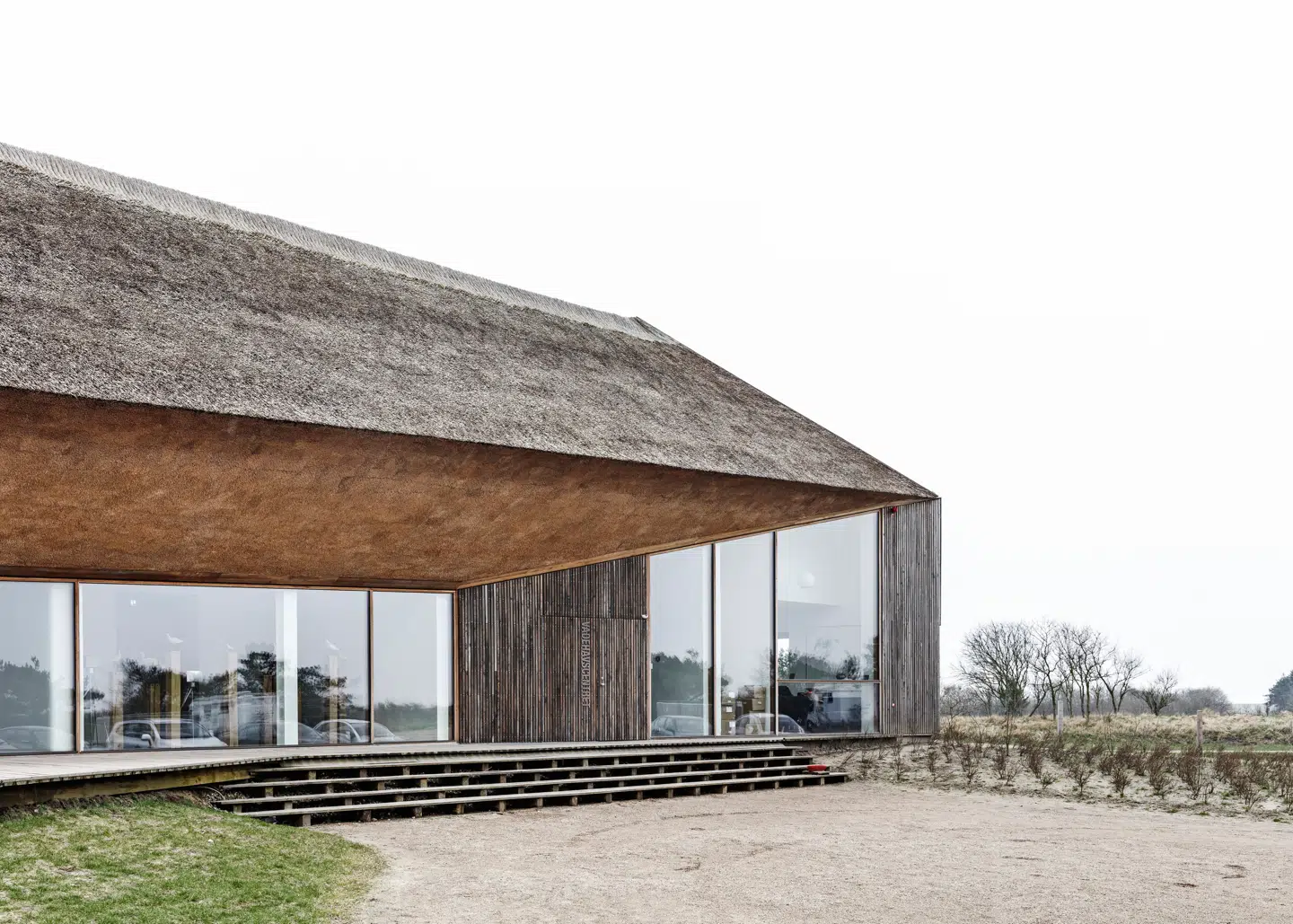 Dorte Mandrup bruger materialerne på en måde, så folk virkelig spærrer øjnene op, mener forfatteren til en ny arkitekturkanon, Kristoffer Lindhardt Weiss.