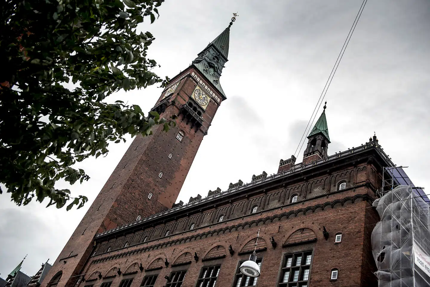 De blå partier på Københavns Rådhus bakker op om regeringen og overborgmester Frank Jensens principaftale om en ny ø, metrostrækning og havnetunnel i København.