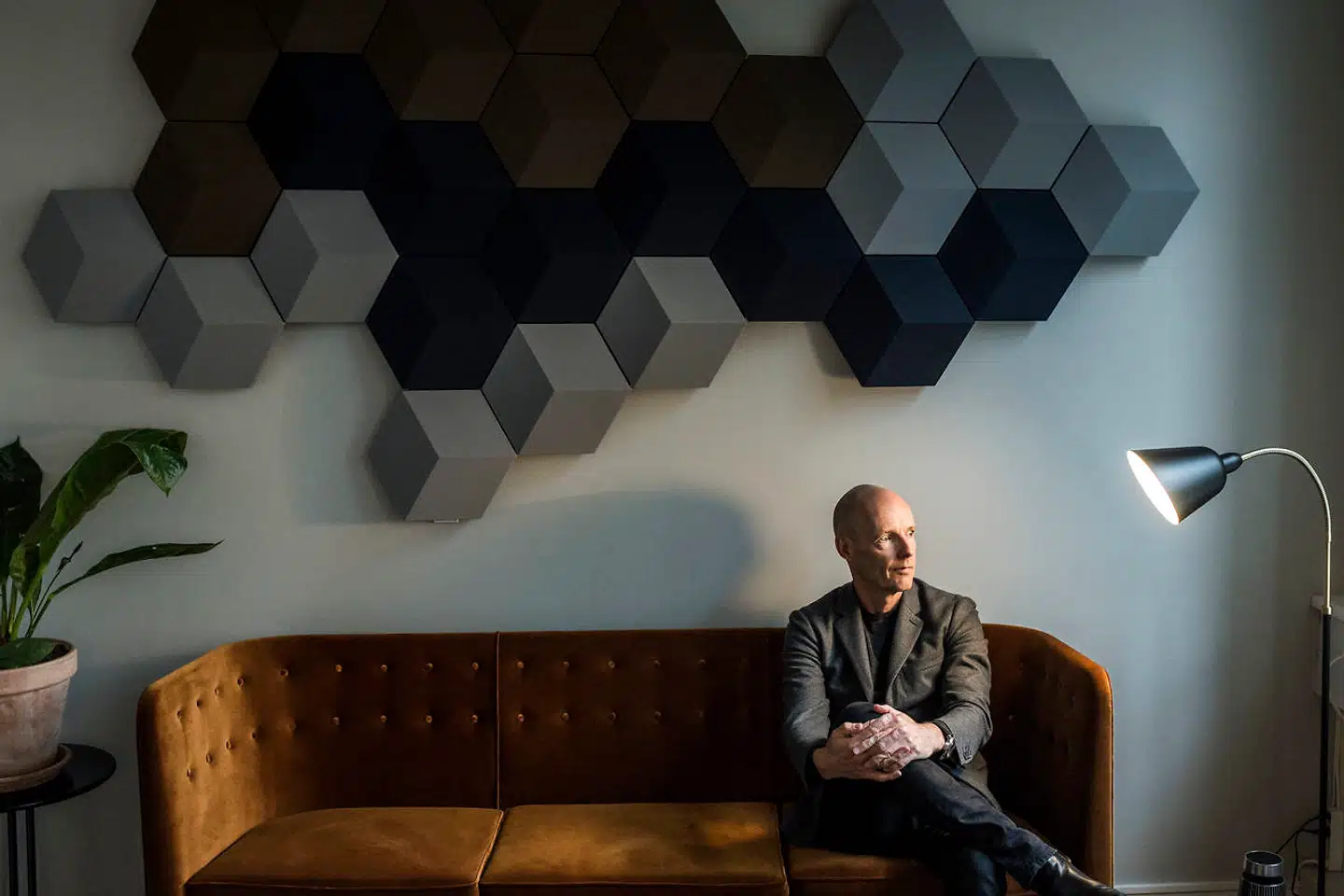 Bang & Olufsens topchef, Henrik Clausen, kan endelig se sorte tal på bundlinjen. Nu er fokus rettet mod det amerikanske marked og ikke mindst luksussegmentet