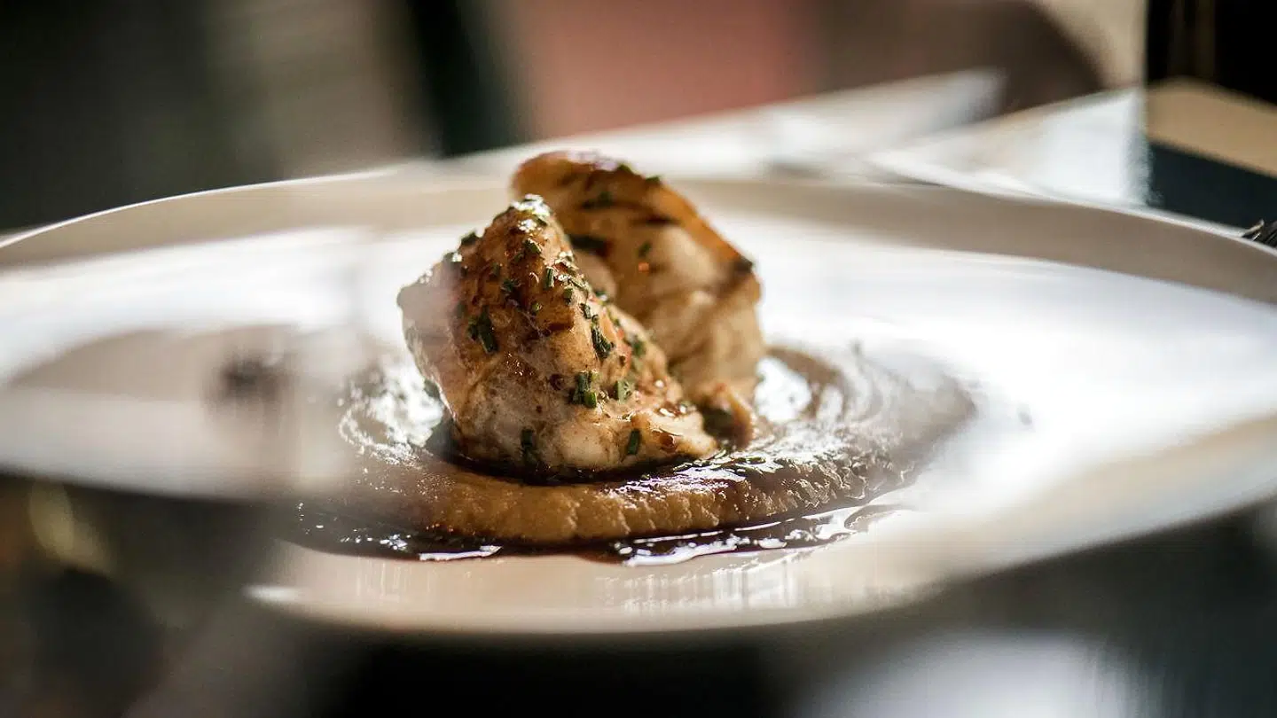 Måske lidt til den fede side, men tilberedning og smag kunne der ikke sættes en finger på.