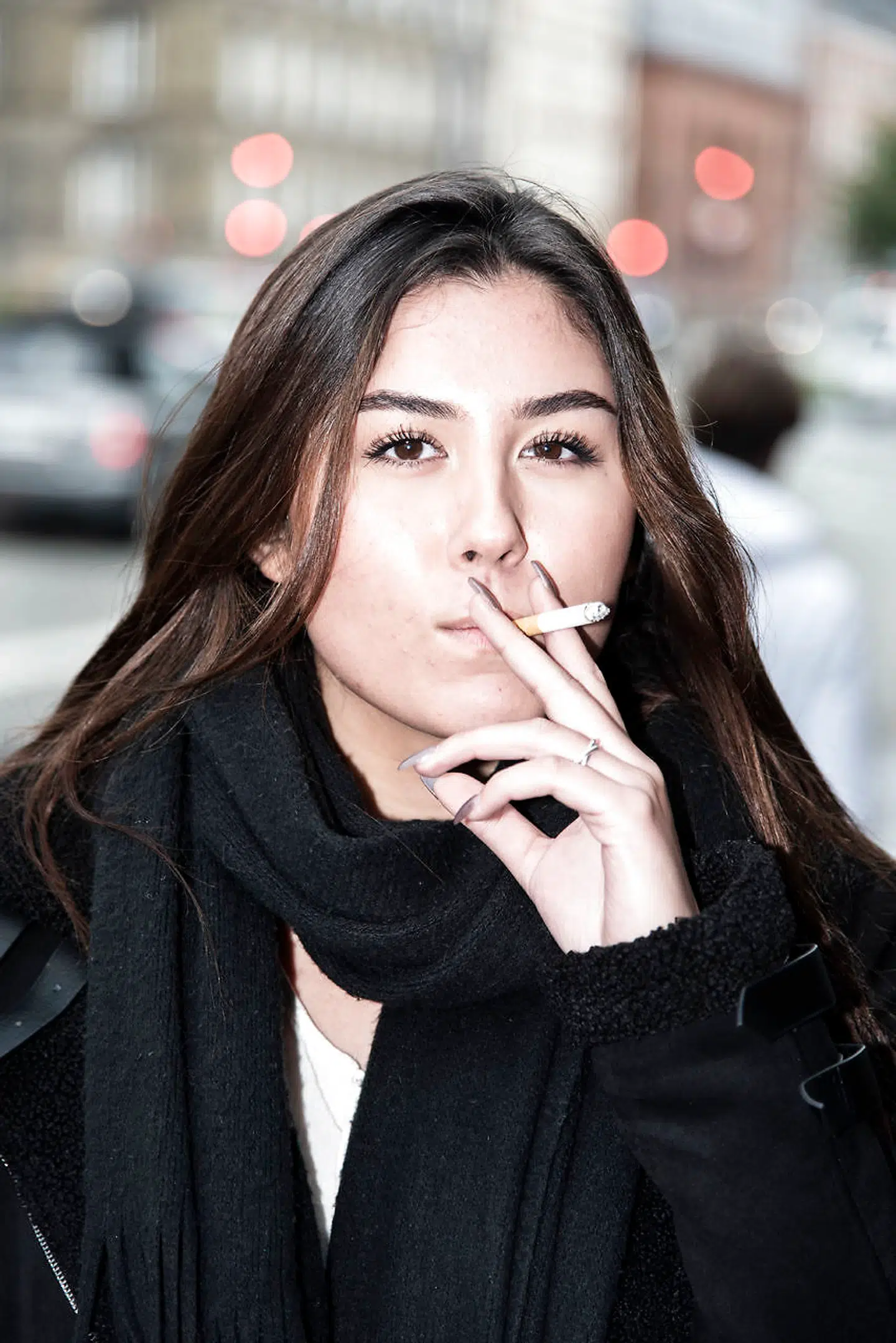 »Jo yngre man er, jo færre penge vil man have til at kunne betale for cigaretter,« siger Maria Lloren fra Niels Brock Gymnasium.