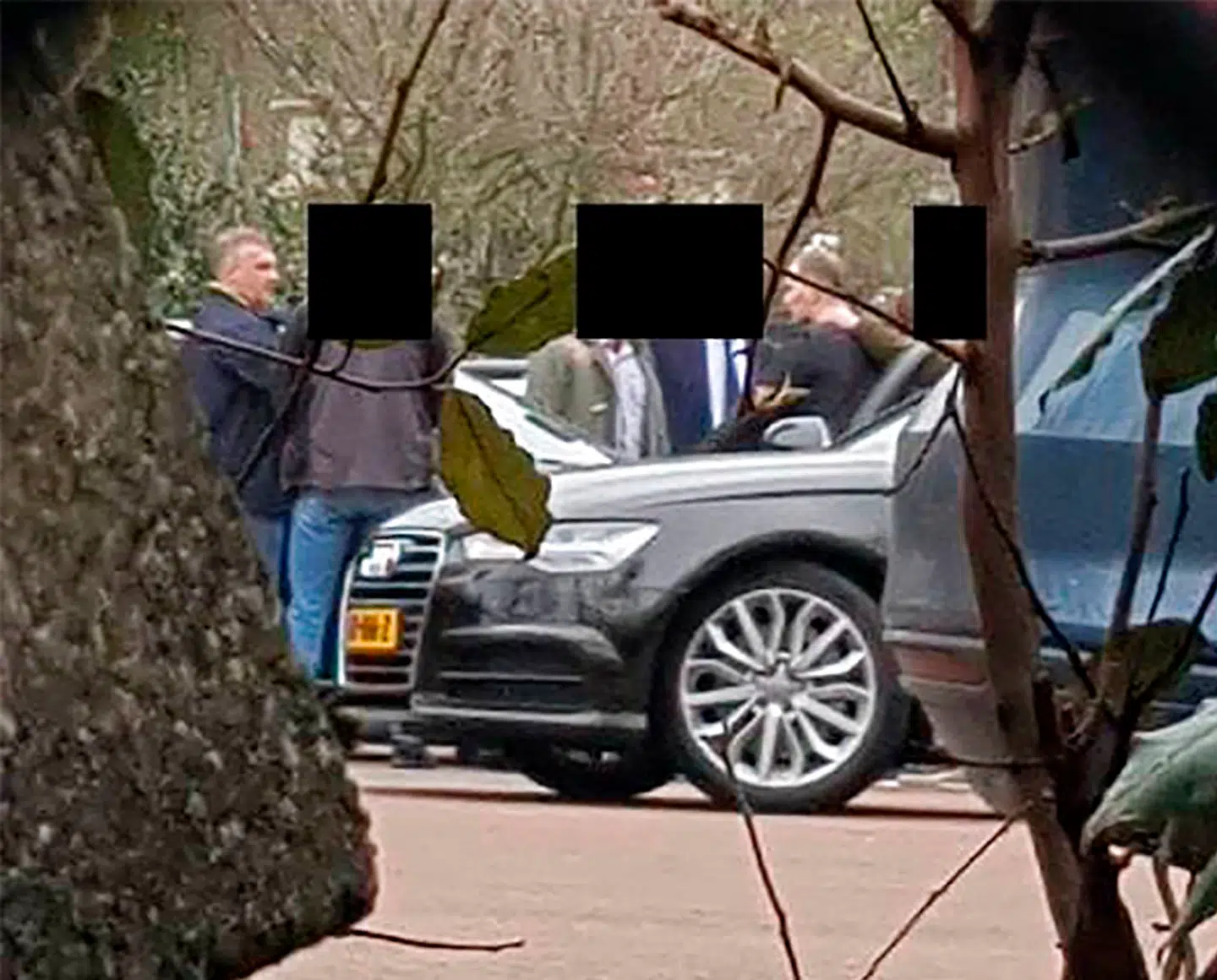 Hollandsk politi har offentliggjort dette billede af nogle af GRU-agenterne under den ikke-så-hemmelige operation mod OPCW i Haag i april i år.