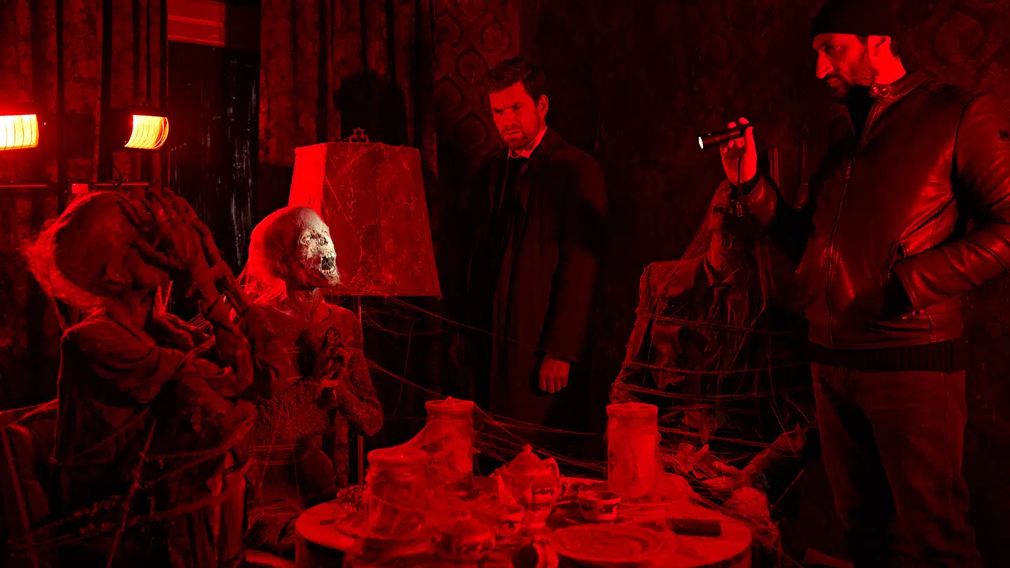 Nikolaj Lie-Kaas og Fares Fares på gerningsstedet i »Journal 64«.