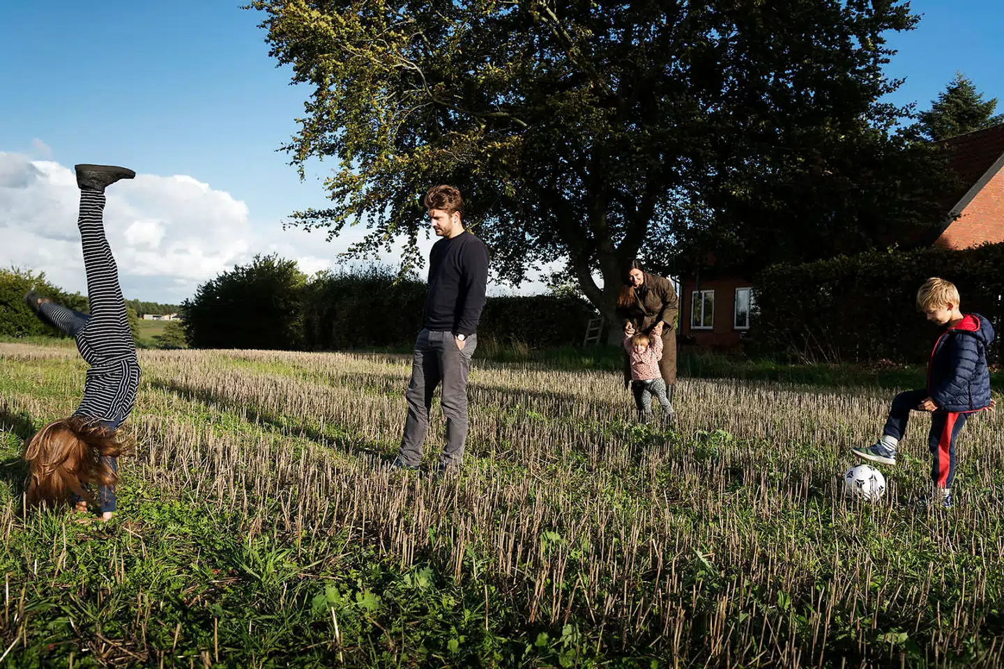 Hannibal og Stine Hoff og deres tre børn har nu boet i Lejre i tre år, men de udelukker ikke, at de vil flytte tilbage til Østerbro, når børnene er blevet store.