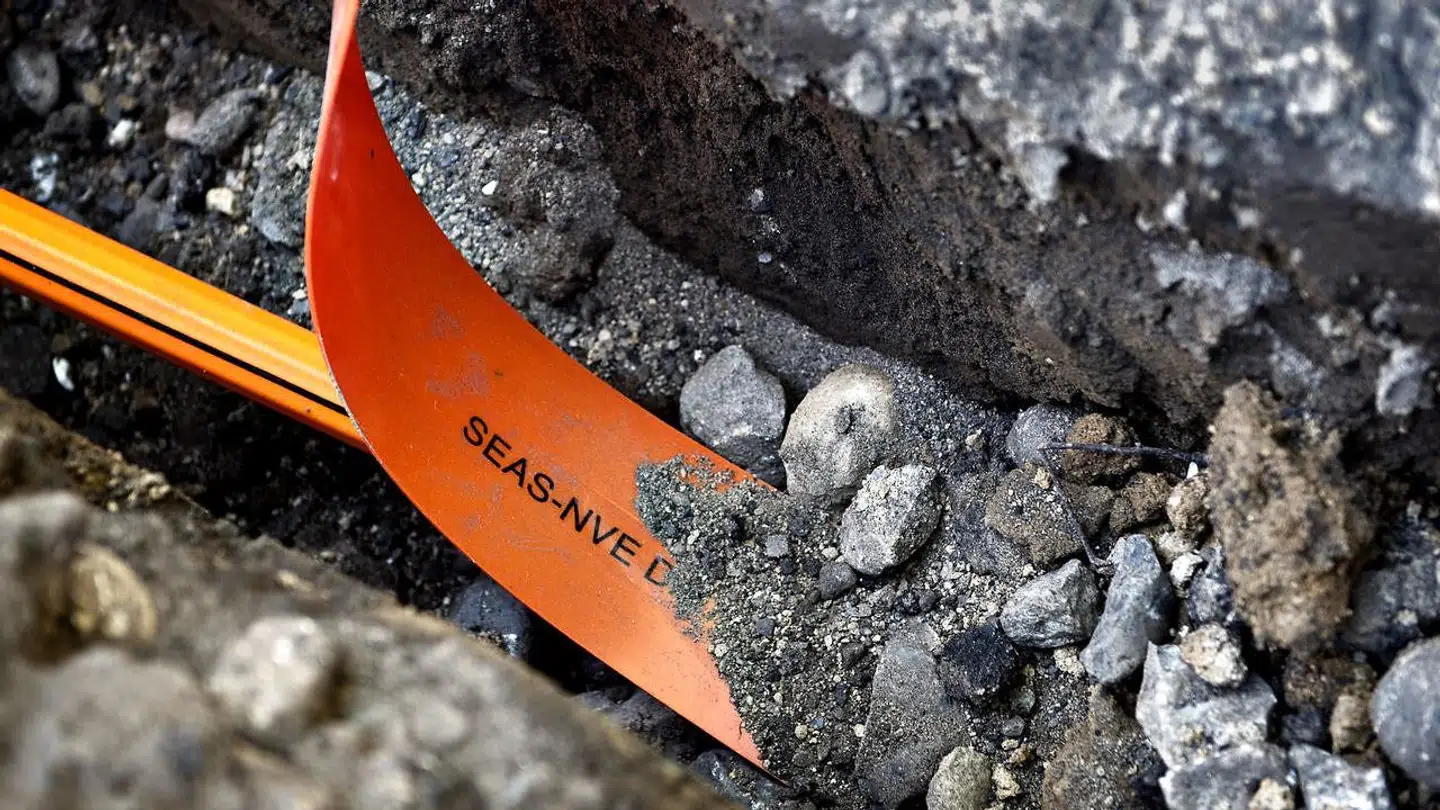 Det vest- og sydsjællandske energiselskab SEAS-NVE skyder 3,4 milliarder kroner ekstra i at få gravet fiberkabler til lynhurtige internetforbindelser ned til samtlige husstande i området. Også aarhusianske NRGi finder ekstra milliardbeløb frem. Arkivfoto: Nils Meilvang, Scanpix