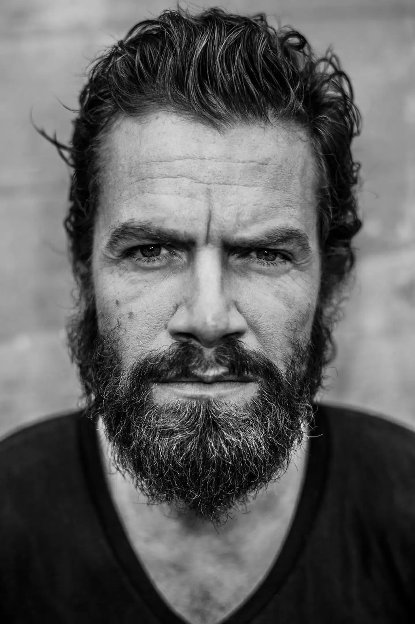 »Da jeg skulle spille fuld en hel scene hver aften i »Who’s afraid of Virginia Woolf«, skød jeg lige to øl for at få den rigtige snøvlede stemme, men bortset fra det vil jeg sige, at det er rigtig rart, at der ikke drikkes, som man gjorde i gamle dage i skuespillerbranchen,« fortæller Nikolaj Lie Kaas.