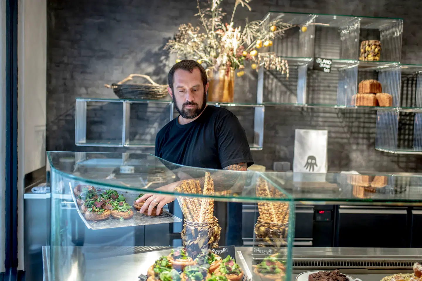 Noma-bager Richard Hart har åbnet sit eget sted på Frederiksberg og nyder godt af, at københavnerne er gået brød-amok.