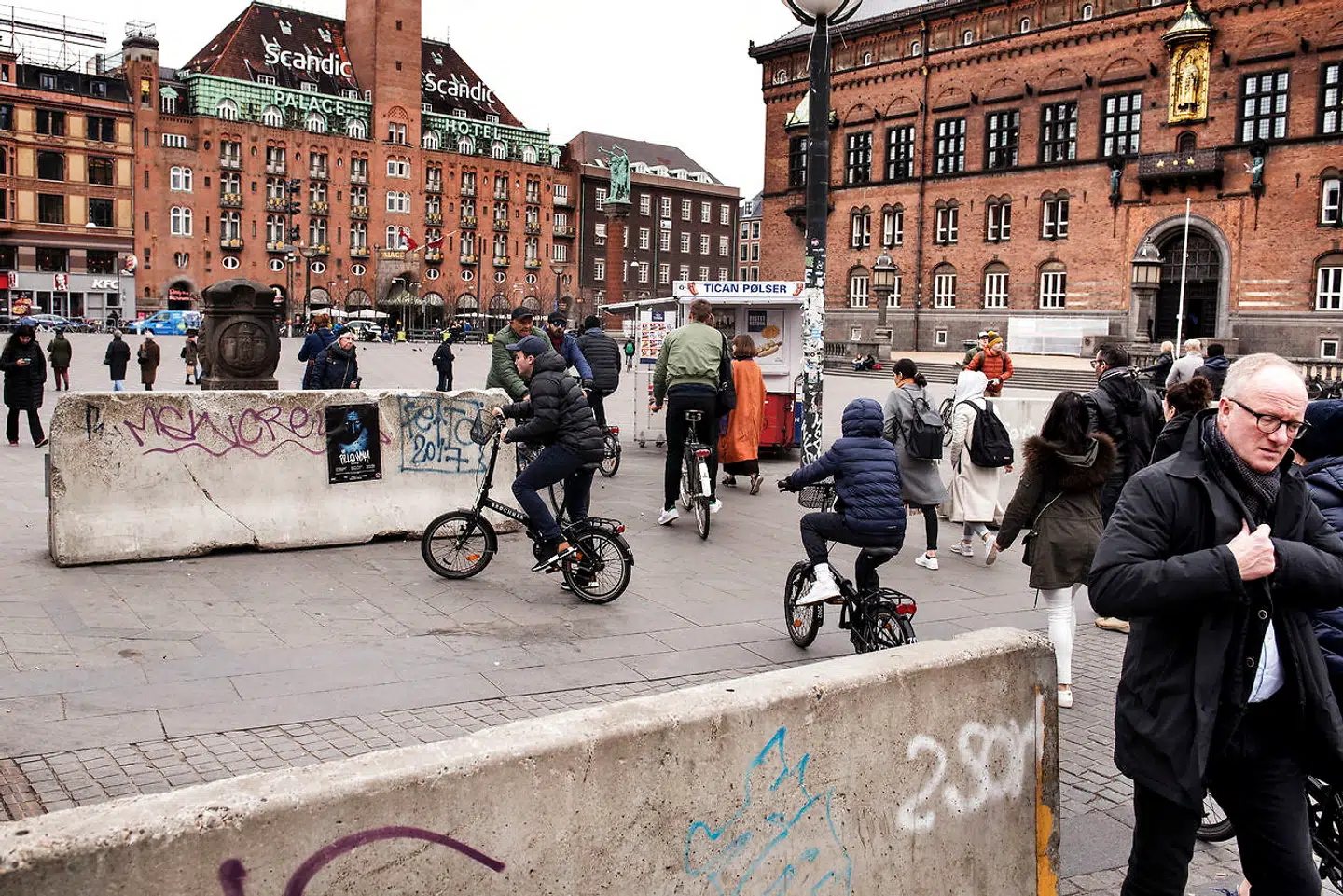 Første udgave af terrorsikringen i Indre København bestod af betongrise ved større pladser og gågader.