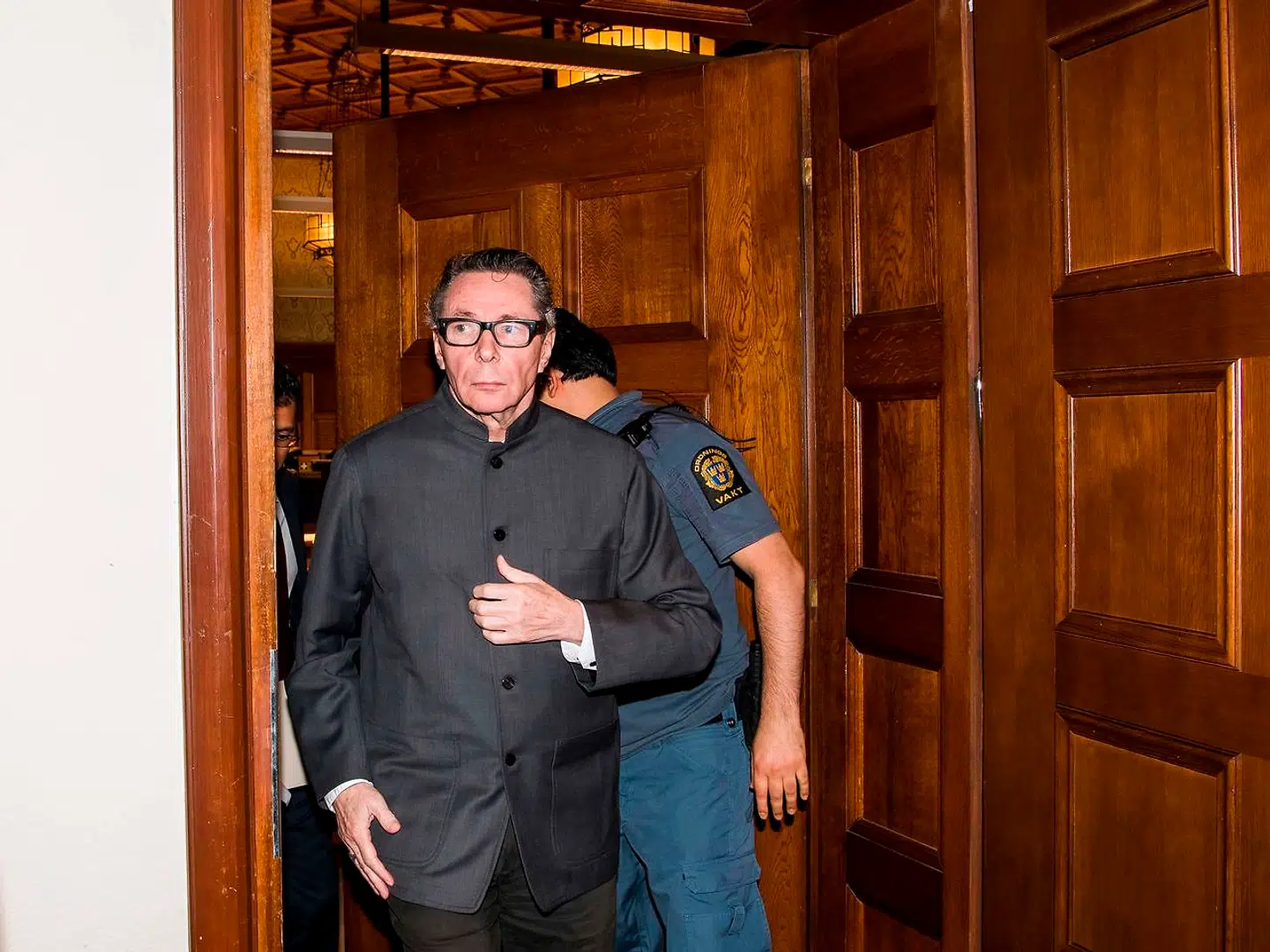 Jean-Claude Arnault, der også er kendt som »kulturprofilen« i Sverige, er blevet idømt to års fængsel for voldtægt.