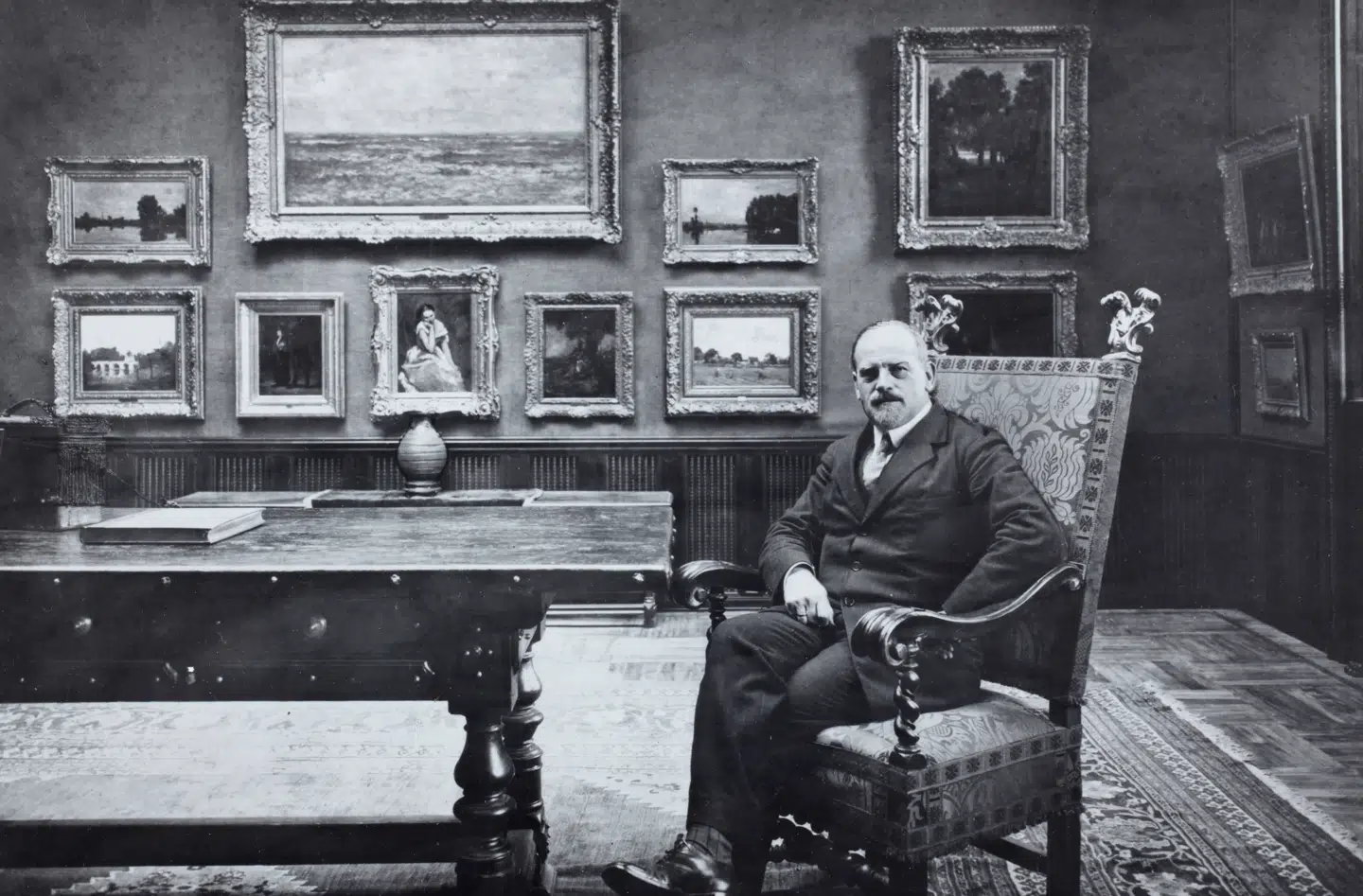 Wilhelm Hansen (1868-1936) var en dygtig forretningsmand og en passioneret kunstsamler. Samlingen installerede han i sin bopæl, Ordrupgaard, hvortil offentligheden i begrænset omfang også havde adgang. Efter hustruens død i 1951 blev samlinger og bygning overdraget til staten. Pressefoto: Ordrupgaard