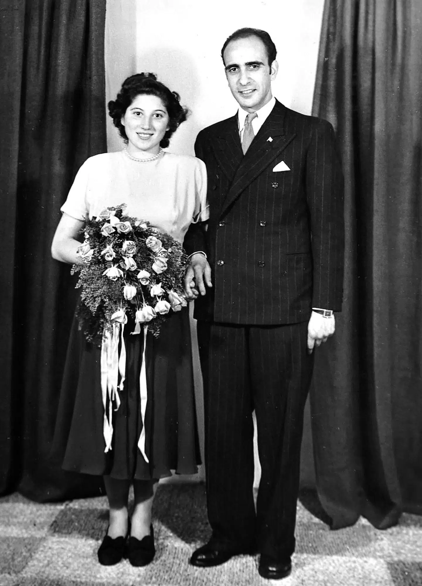 Peter og Sonja Bandmanns bryllupsbillede. Peter døde i 2001. Han arbejdede hos Bing og Grøndahl i 30 år, da de kom hjem fra kibbutzen i Israel. Han kom til Danmark fra Tyskland i 1938 og var landbrugsuddannet.