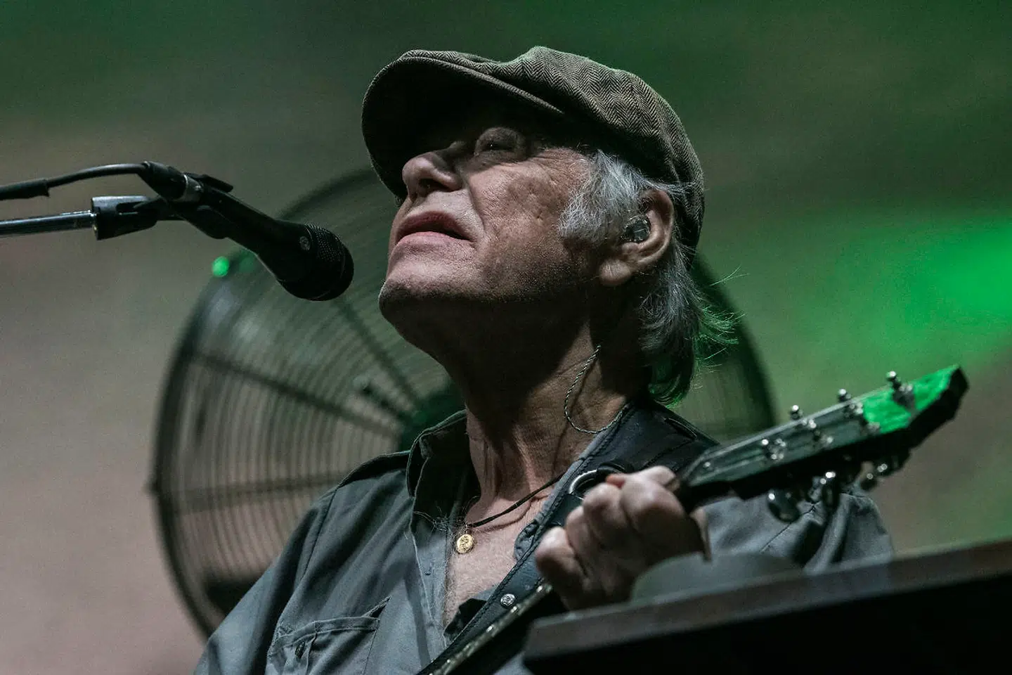 (ARKIV) Kim Larsen spiller på SmukFest, den 8. august 2018. Nationalskjald Kim Larsen er søndag morgen sovet ind efter længere tids sygdom. Han blev 72 år. Det skriver Ritzau, søndag den 30. september 2018.. (Foto: Helle Arensbak/Ritzau Scanpix)