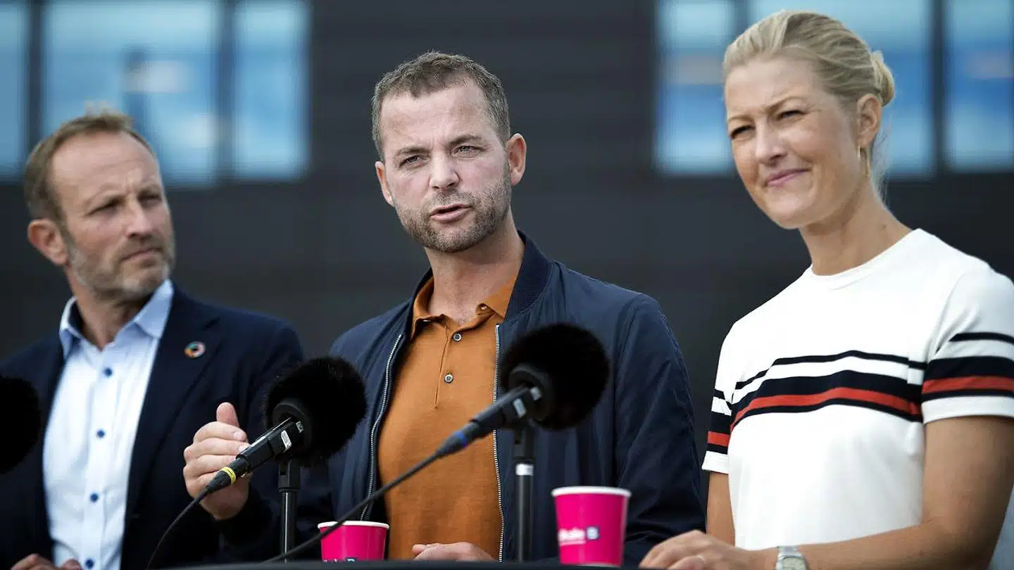 Martin Lidegaard opfordrer i en ny bog til, at de Radikale søger ind mod midten – hvilket ses som et klart signal til partileder Morten Østergaard og hans nære støtte, Sofie Carsten Nielsen.