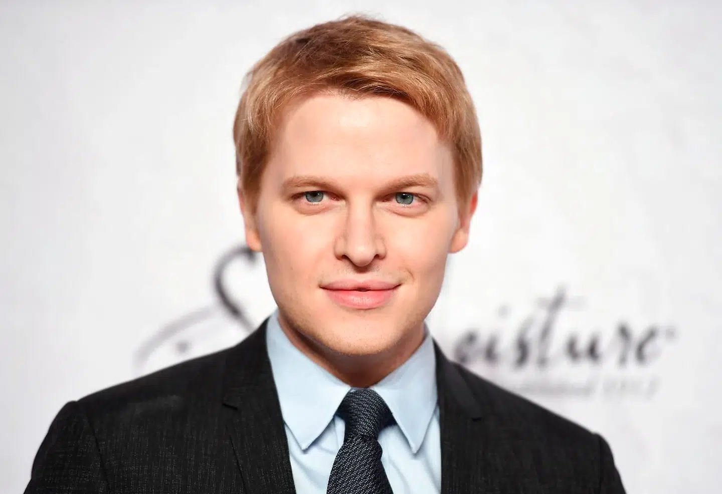 Ronan Farrow. Søn af?