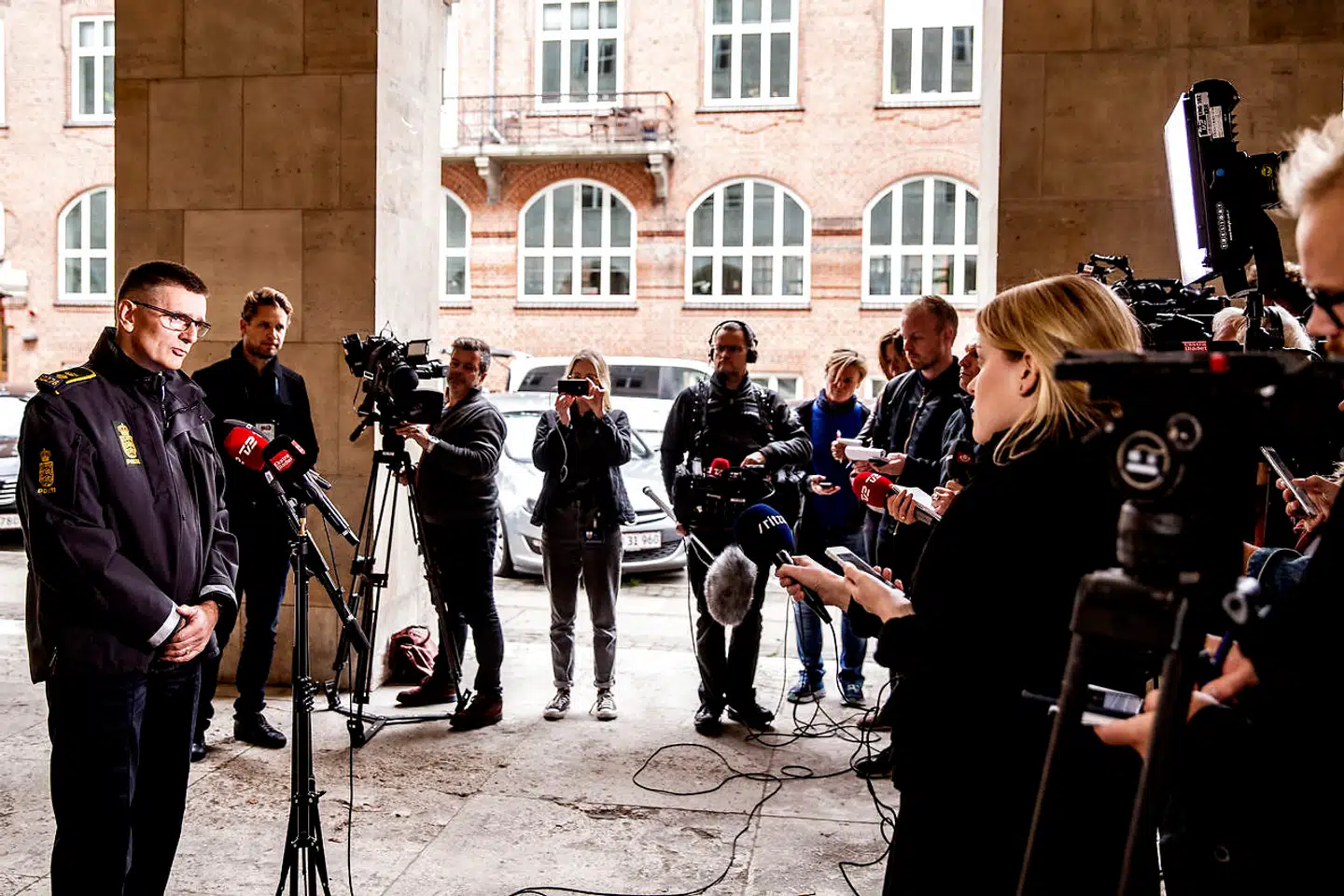 Chefpolitiinspektør Jørgen Bergen Skov fra Københavns Politi fortæller om fredagens store politiaktion ved en pressebriefing på Politigården i København lørdag den 29. september.