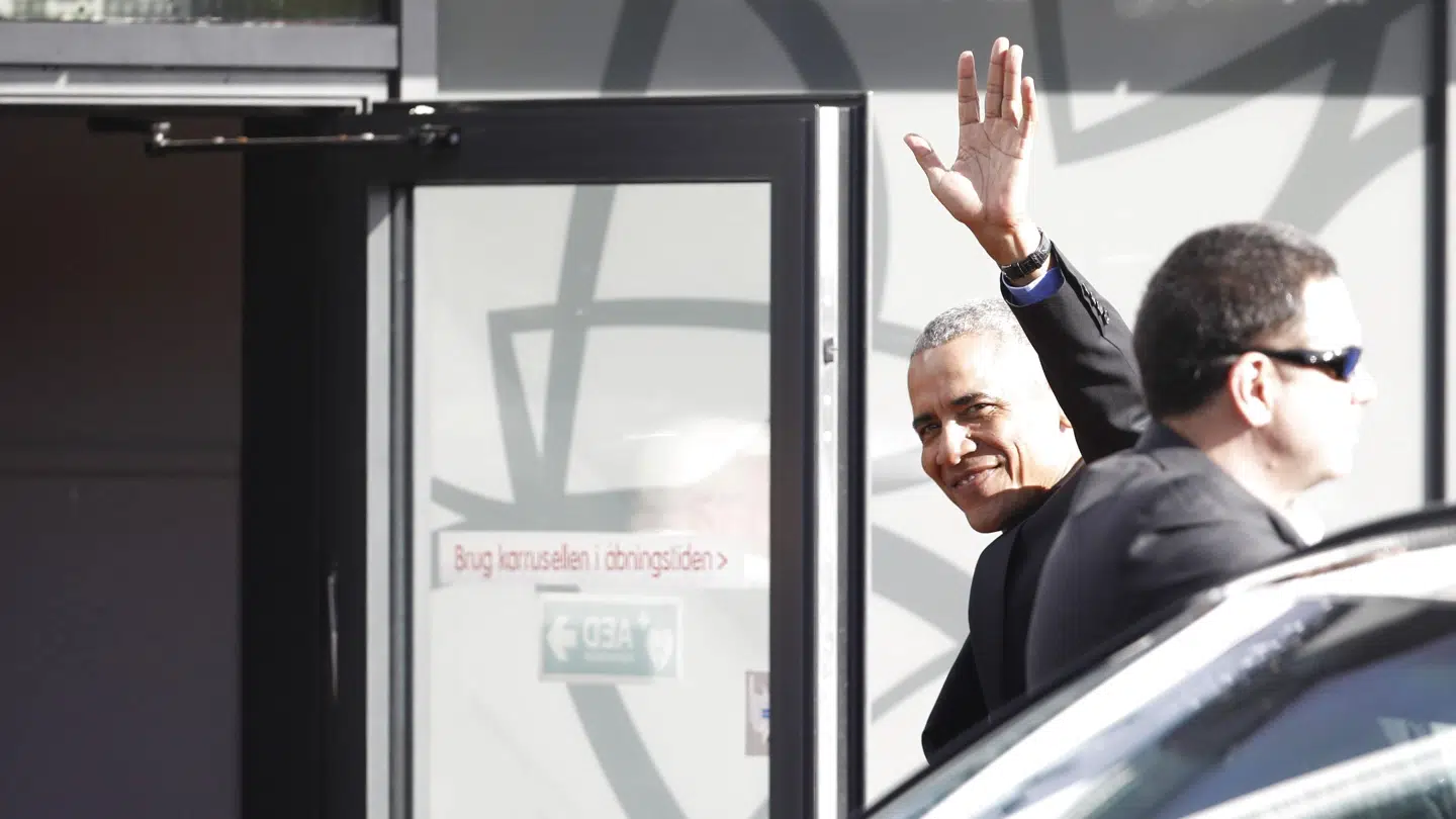 Barack Obama ankommer til Syddansk Universitet i Kolding lidt over klokken 11 fredag formiddag. Han deltog her i et arrangement med erhvervsforeningen Business Kolding.