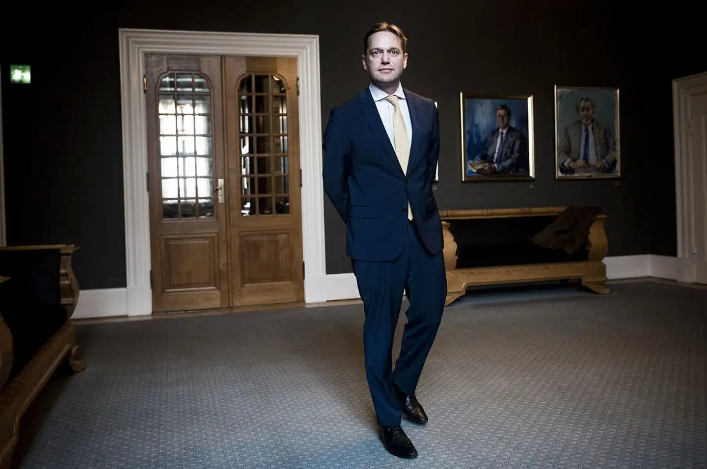 Politikere skal have deres meningers mod, og der skal være vide rammer for deres ytringer, men vi forventer også et vist format af dem. Det bør Venstres Marcus Knuth huske på.