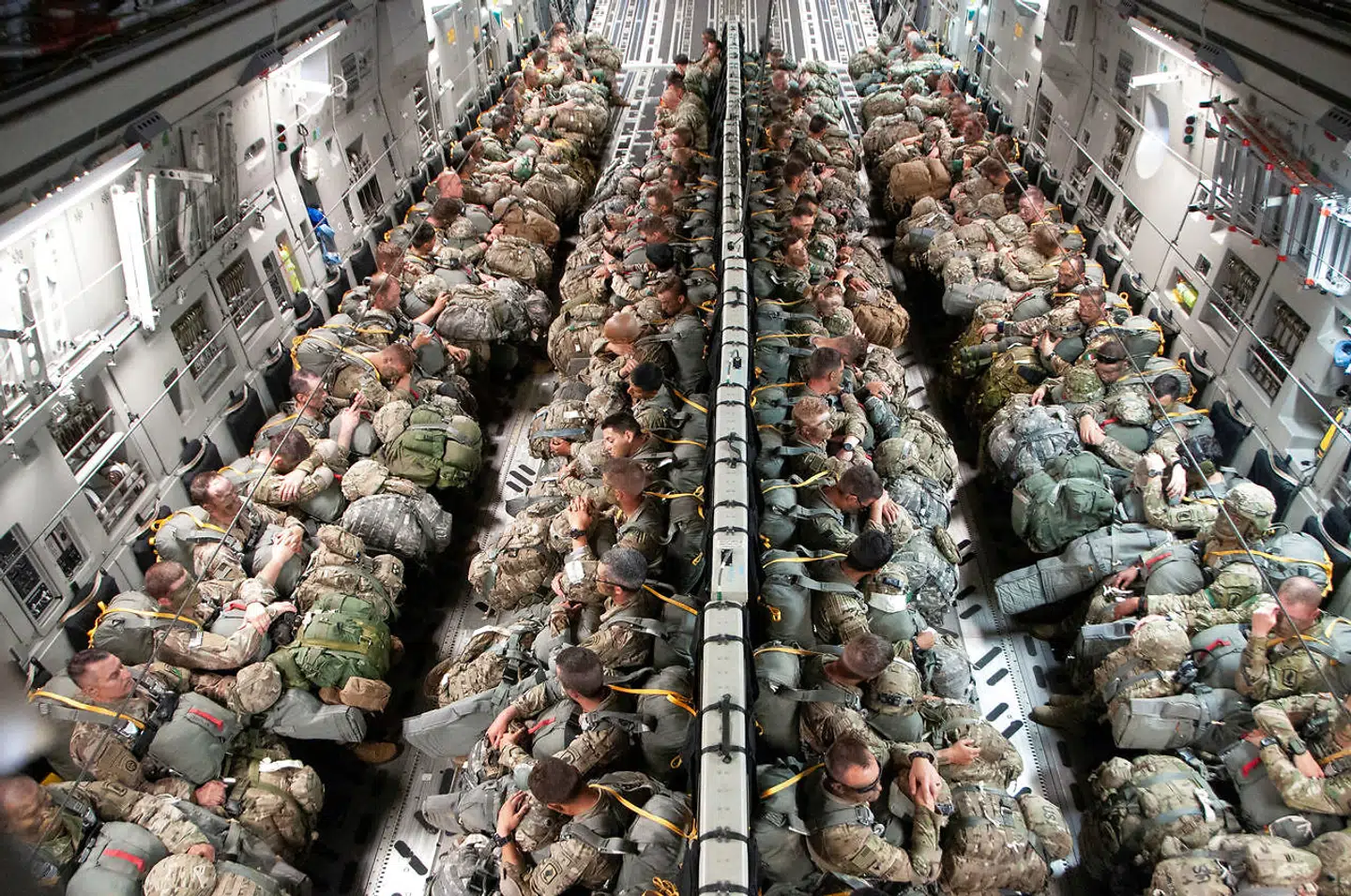 I juni deltog soldater fra Texas i en øvelse i Central- og Østeuropa og blev transporteret til »Miroslawiec Air Base« i Polen. Langt de fleste amerikanske tropper er i Tyskland.