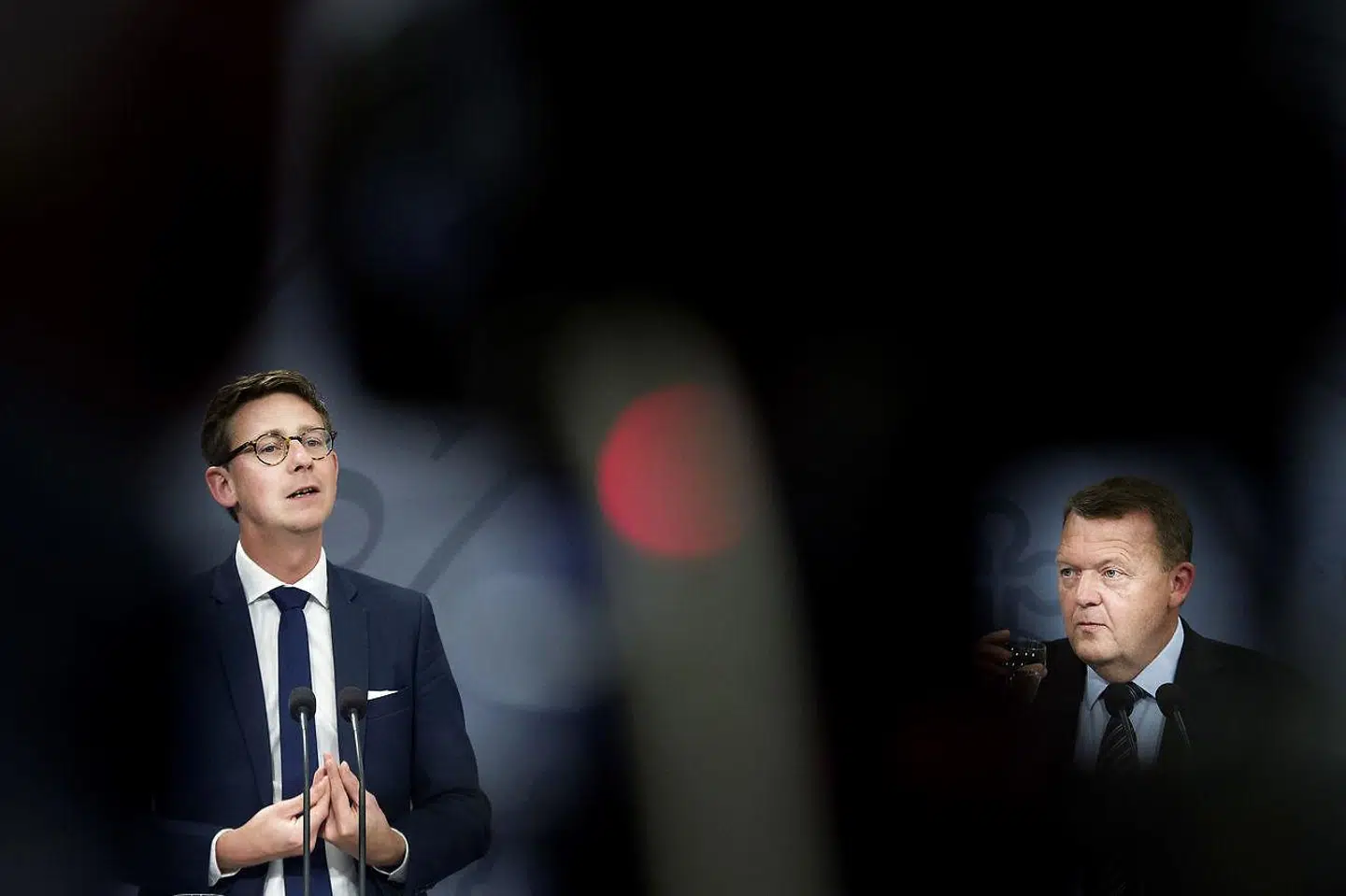 Skat betalte i 2016 seks millioner kroner for en lille andel af de lækkede Panama-papirer fra advokatfirmaet Mossack Fonseca, der afslørede skatteunddragere fra hele verden. Og myndighederne har nu fundet over 600 millioner kroner, som ikke er, men burde været blevet opgivet til skattevæsenet. Det glæder skatteminister Karsten Lauritzen (V), der her ses sammen med statsminister Lars Løkke Rasmussen (V) i en anden sammenhæng.