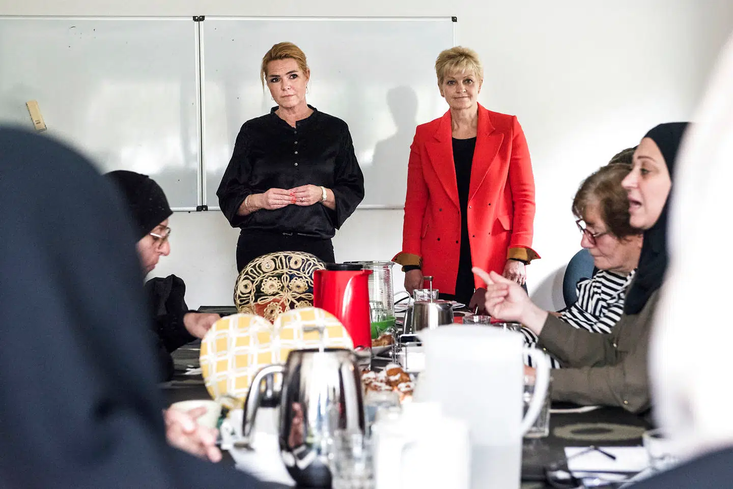 udlændinge- og integrationsminister Inger Støjberg (V) og ligestillingsminister Eva Kjer Hansen besøger foreningen Fakti på Bispebjerg i København. De to ministre lancerer en rettighedskampagne, der skal modvirke social kontrol og fremme ligestilling blandt nydanskere.