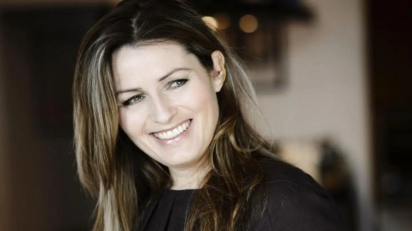 »Gift ved første blik - og skilt ved andet. På opbyggelig vis viser DR os, hvorfor der er så mange singler og skilsmisser i Danmark, og det kan man da kalde public service. Tak for det.«