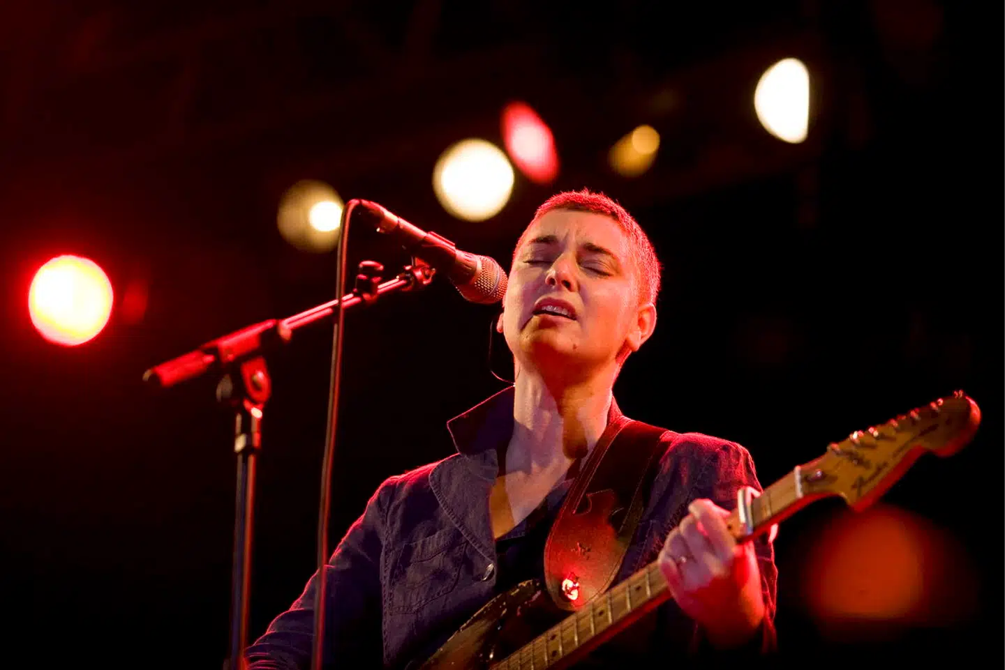 Sinéad O'Connor på scenen til en festival i Schweitz i 2008.