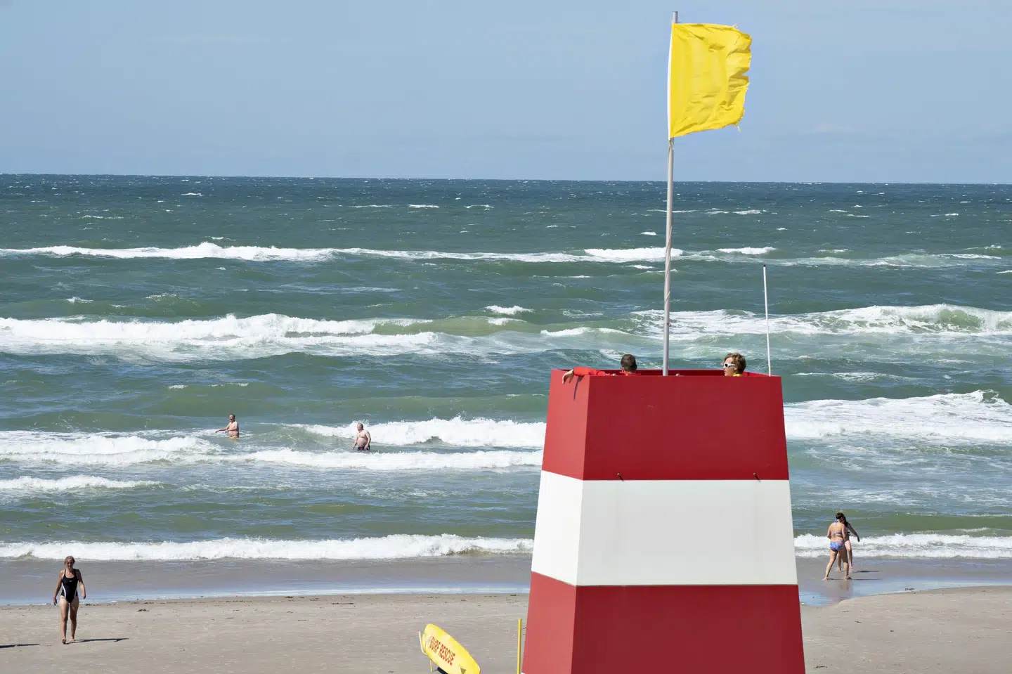 Livredderne opfordrer til, at man husker at være opmærksom på sine børn, når man bader ved de danske strande. (Arkivfoto). Henning Bagger/Ritzau Scanpix
