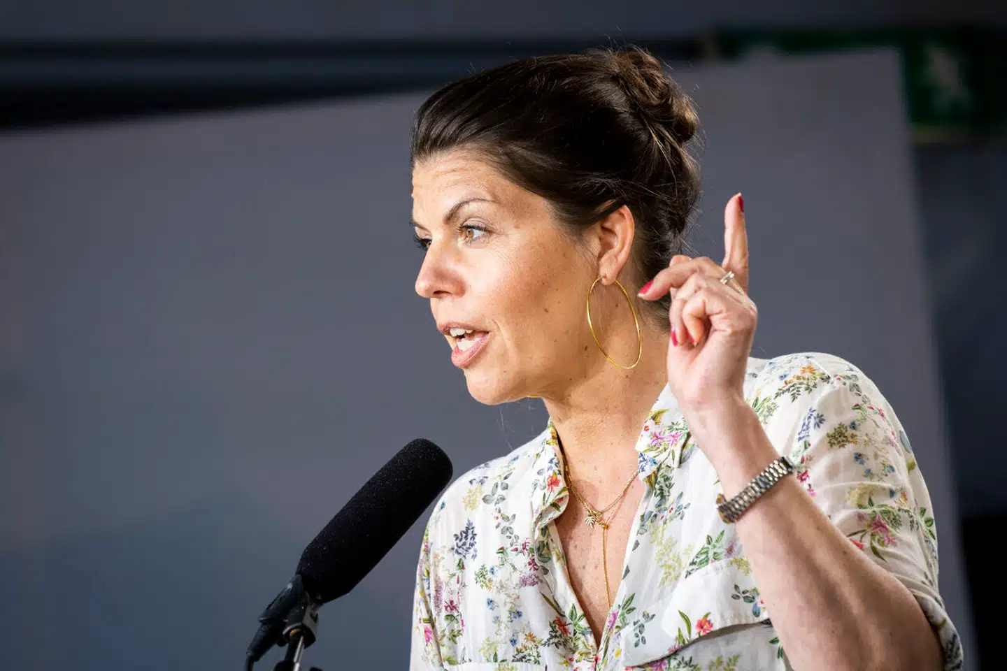 Politisk leder for Alternativet, Franciska Rosenkilde, fortalte mandag til P1, at Alternativet bakker op om regeringens ønske om at sætte ind over for koranafbrændinger.