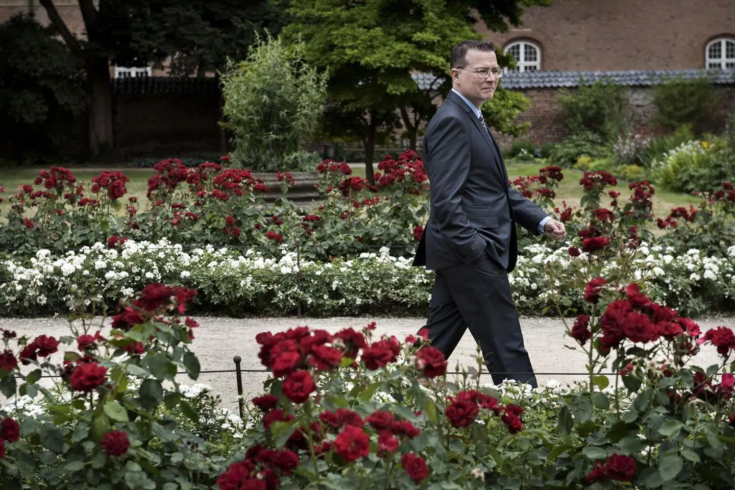 »For ikkemuslimer bør Koranen aldrig kunne indtage en anden status end alle mulige andre bøger,« skriver Kenneth Kristensen Berth.