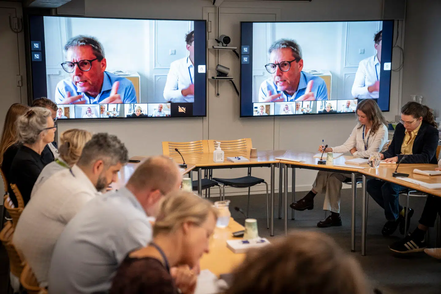 »Vi skal forstå helt ind i hjertet, at beslutningen om at forbyde koranafbrændinger alene handler om frygten for islamistisk vold, uro og boykot,« skriver Christian Marcussen. Udenrigsministeriets krisestab og den internationale operative stab er aktiveret for at håndtere internationale reaktioner på koranafbrændinger.