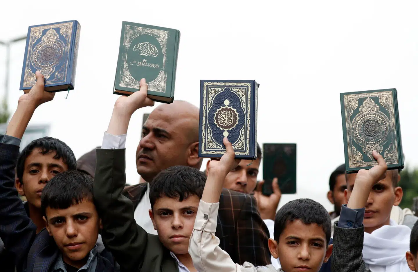 »For mig, og for Berlingske, handler dette ikke om koranafbrændinger, og hvad man mener om dem (...) Det er eftergivenheden, som er det alvorlige,« skriver Tom Jensen. Her demonstrerer yemenitter i Sanaa 24. juli over koranafbrændinger i Danmark og Sverige.