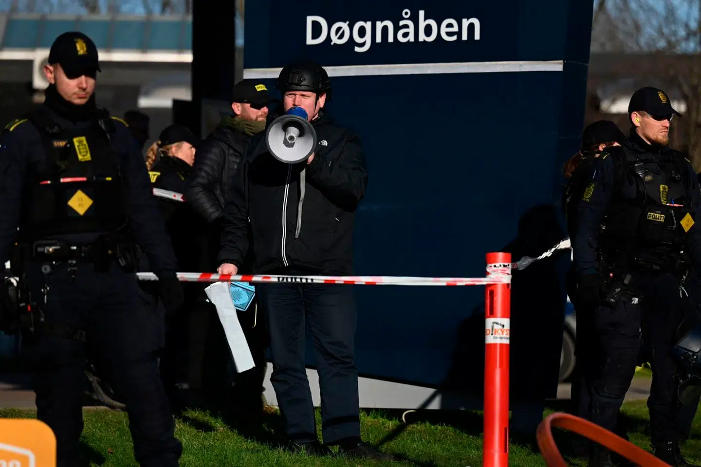 I januar gav det stor opmærksomhed, da Rasmus Paludan blandt andet brændte en koran af foran Islamisk Trossamfunds moske nordvest for København.