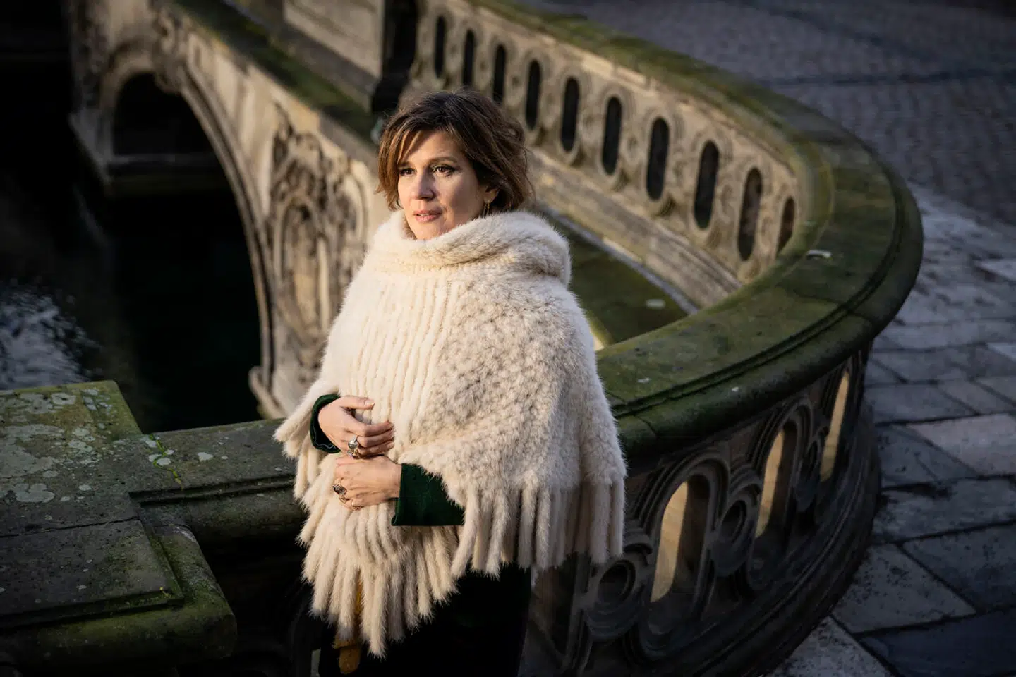 »Som nation træder vi i disse dage igennem en af historiens største porte. Det, som vi plejede at kalde voldsmandens veto, er ophøjet til kalifatets veto,« skriver Birgitte Kosovic i sit essay.