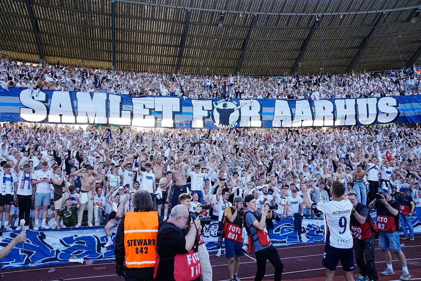 Lokalpolitikere i flere kommuner får tilbudt frynsegoder som gratis VIP-sæsonkort til lokale superligakampe, viser en undersøgelse af Jyllands-Posten. Blandt kommunerne er Randers, Silkeborg, Aarhus, Aalborg, Roskilde og Kolding. (Arkivfoto)