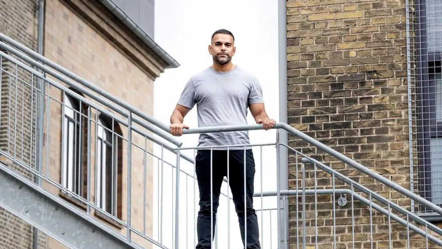 Mazdak Fabricius har afsonet sin tid bag tremmer, men føler sig fortsat fanget.