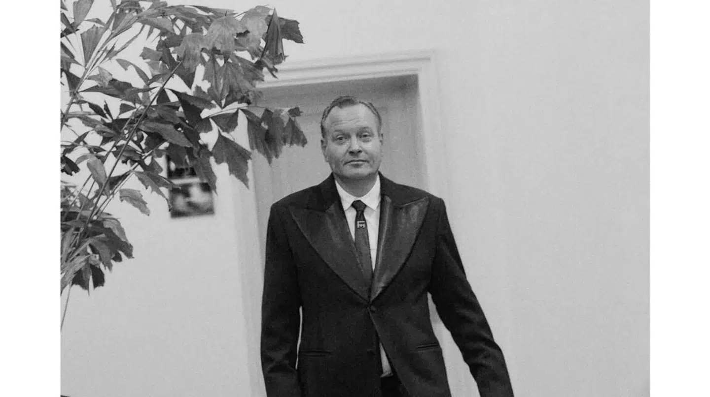 Rasmus Tantholdt ved designer Søren Le Schmidts modeshow 2023